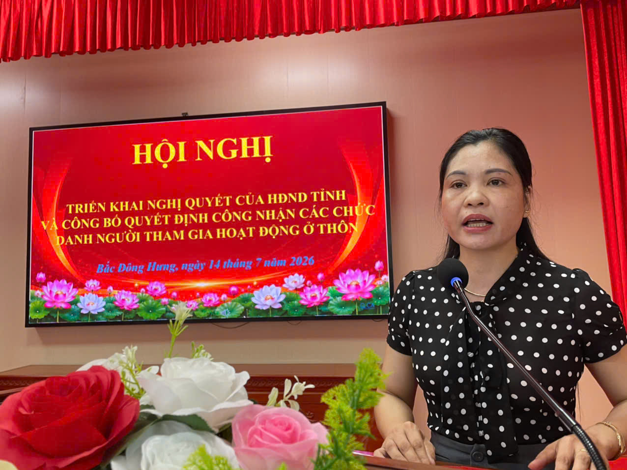 Xã Bắc Đông Hưng tổ chức hội nghị triển khai Nghị quyết của HĐND tỉnh và công bố quyết định công nhận các chức danh người tham gia hoạt động ở thôn.