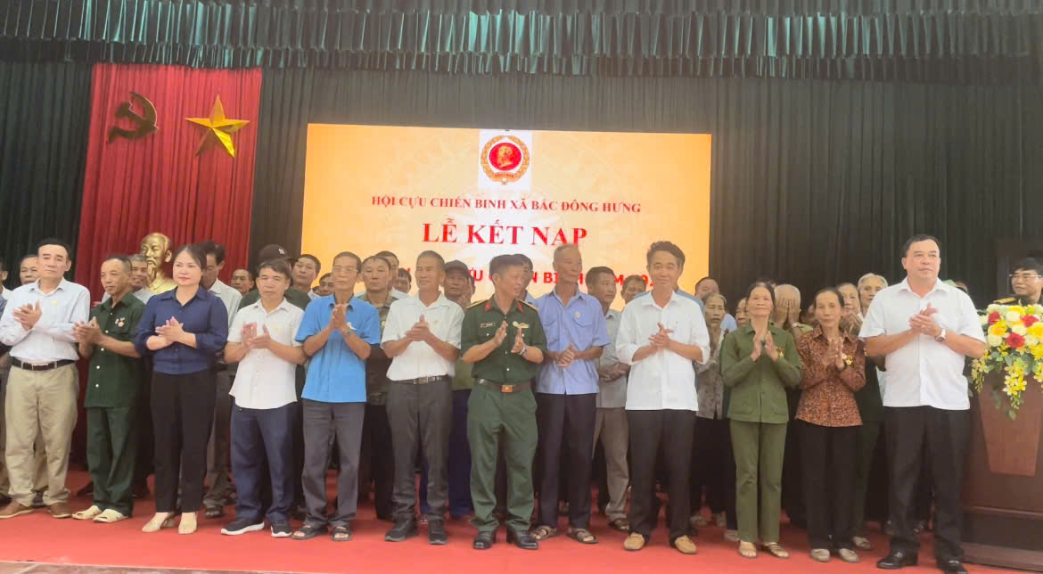 Hội Cựu chiến binh xã Bắc Đông Hưng tổ chức lễ kết nạp hội viên mới và sơ kết công tác hội 6 tháng đầu năm 2026.