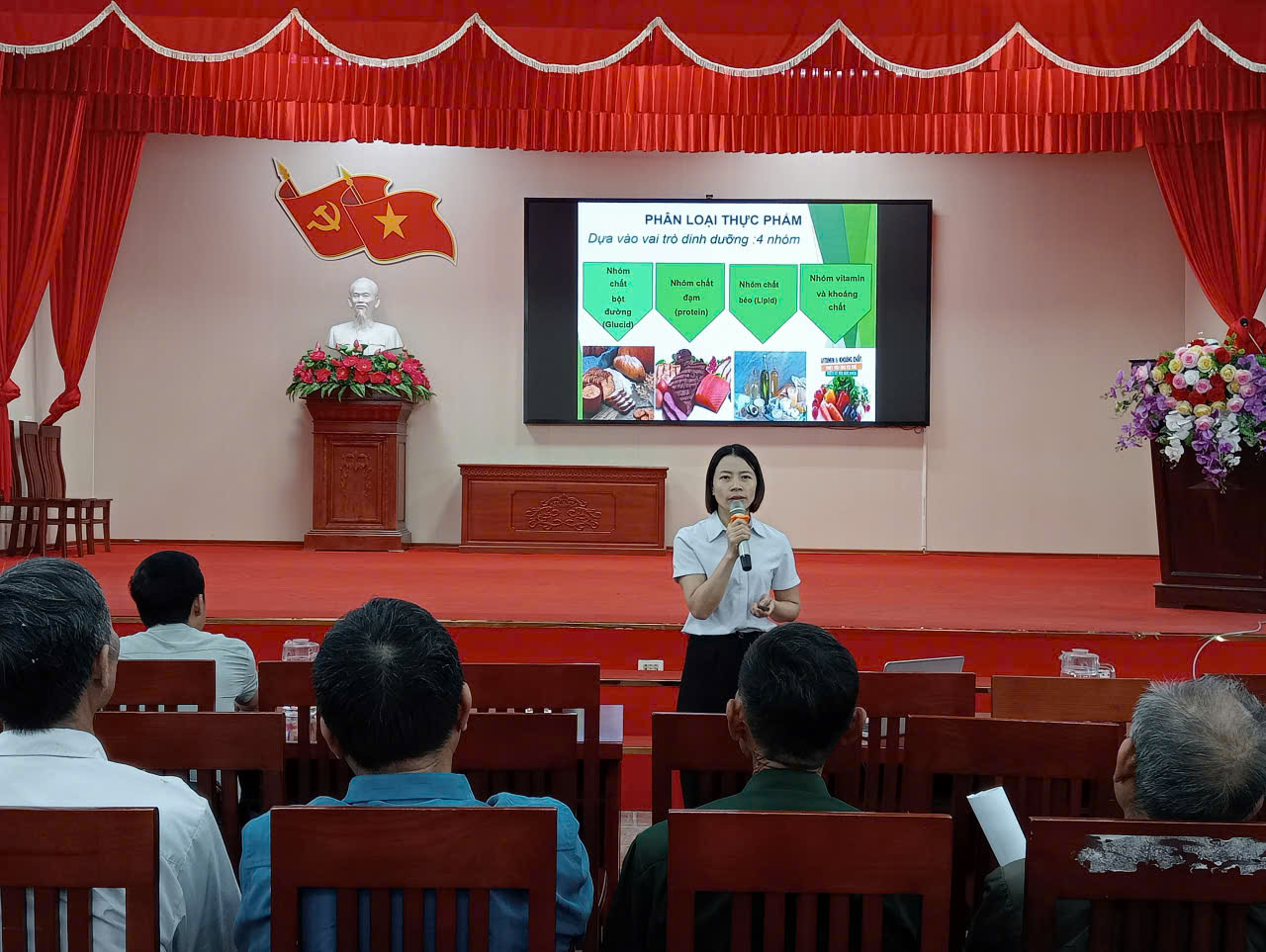 UBND xã tập huấn về an toàn thực phẩm nông, thuỷ sản