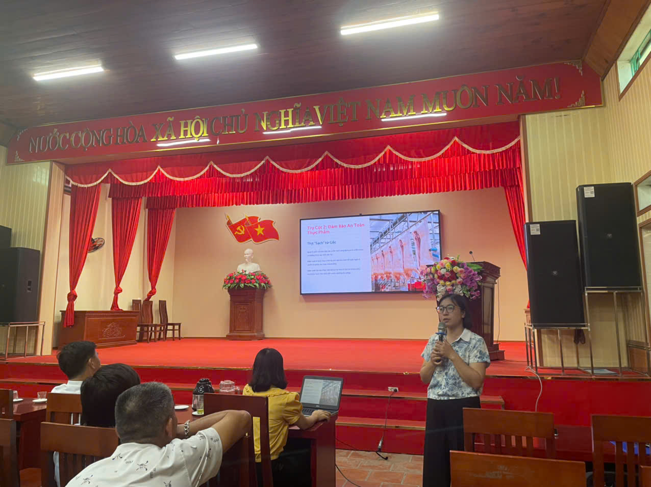 Tập huấn tuyên truyền kiến thức an toàn thực phẩm trong hoạt động kinh doanh, buôn bán, giết mổ gia súc, gia cầm