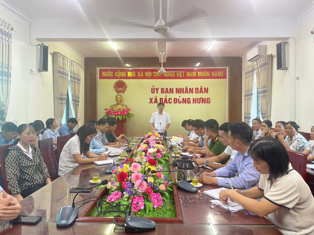 XÃ BẮC ĐÔNG HƯNG TỔ CHỨC HỘI NGHỊ TRIỂN KHAI CÁC NHIỆM VỤ VỀ QUẢN LÝ ĐỊA CHÍNH, ĐÁNH SỐ NHÀ VÀ RÀ SOÁT HỘ NGHÈO, HỘ CẬN NGHÈO