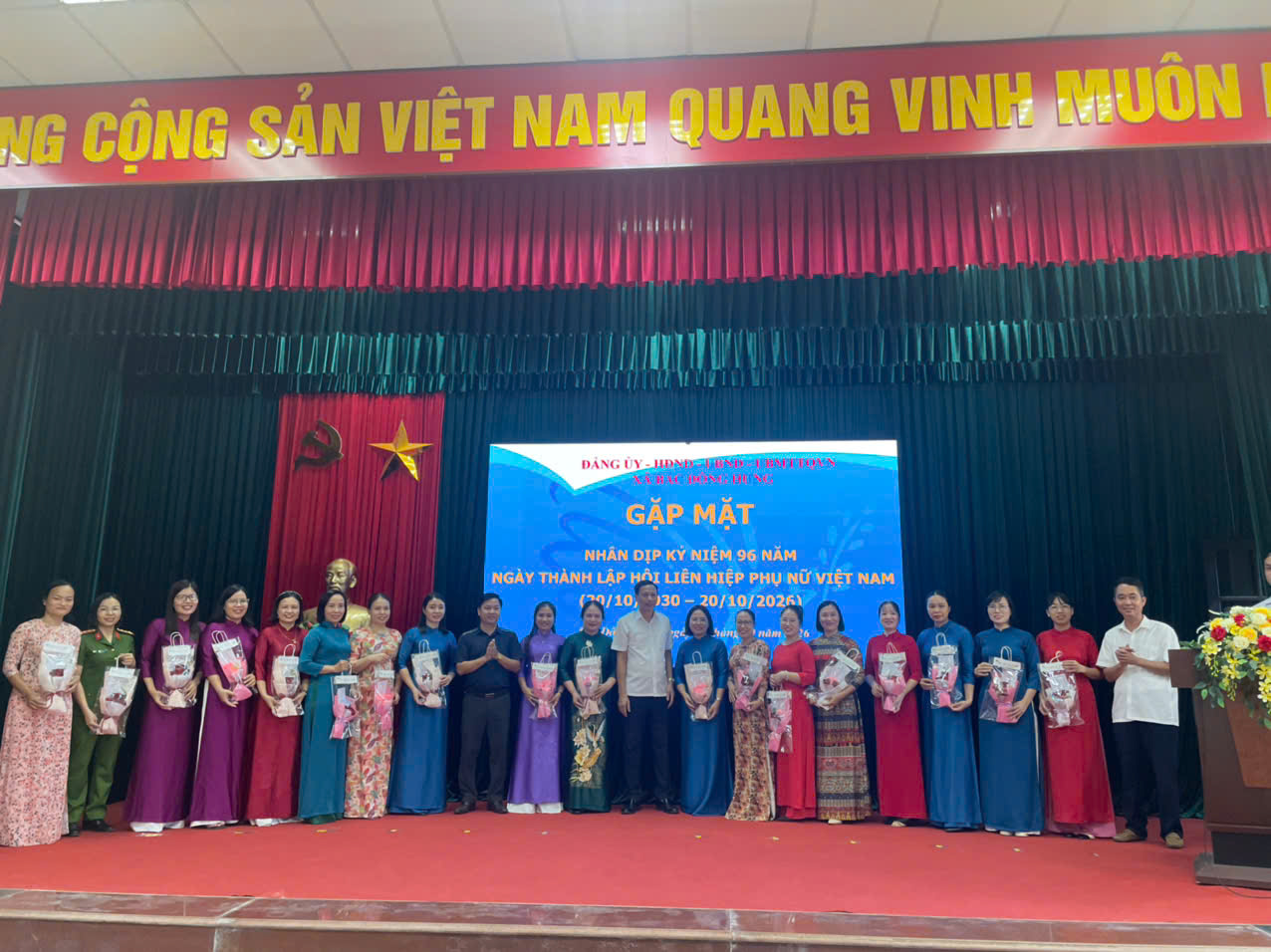 Đảng ủy xã Bắc Đông Hưng gặp mặt kỷ niệm 96 năm ngày thành lập Hội liên hiệp Phụ nữ Việt Nam.